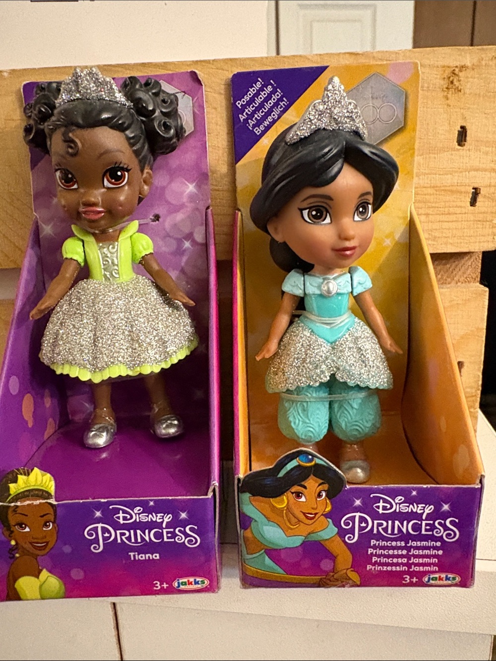 2x Disney Princess- Tiana & Jasmine posable Dolls